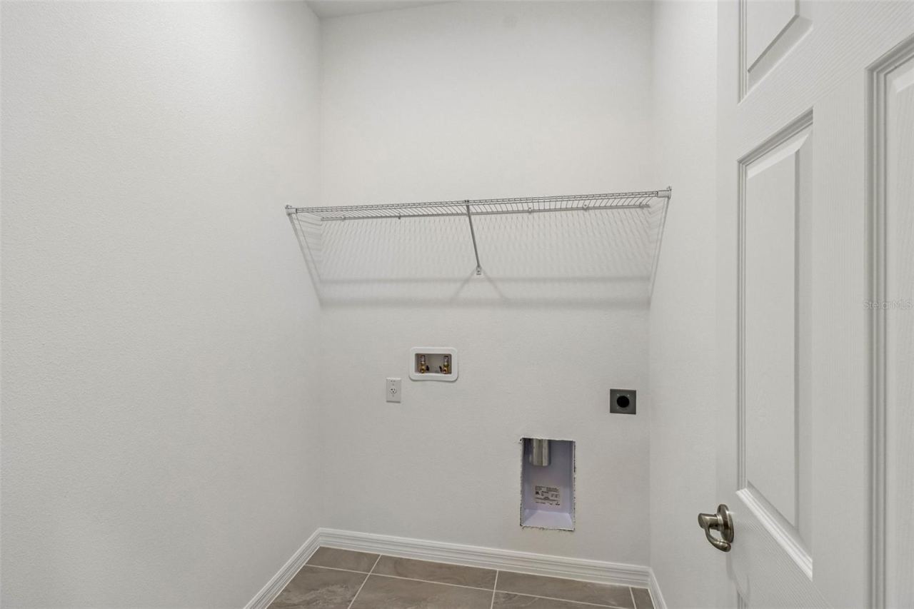 Photo 15 of 20: Laundry Room