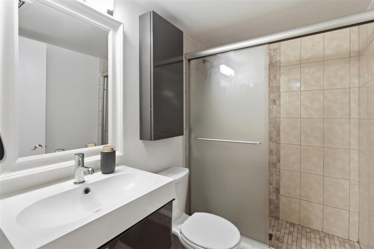 Photo 13 of 20: Bathroom 2