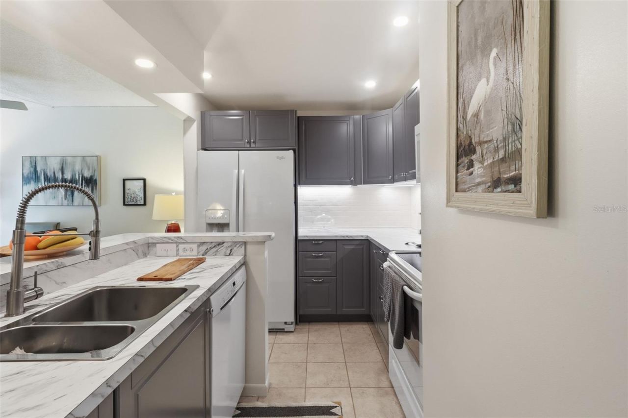Photo 4 of 20: Recessed lighting!
