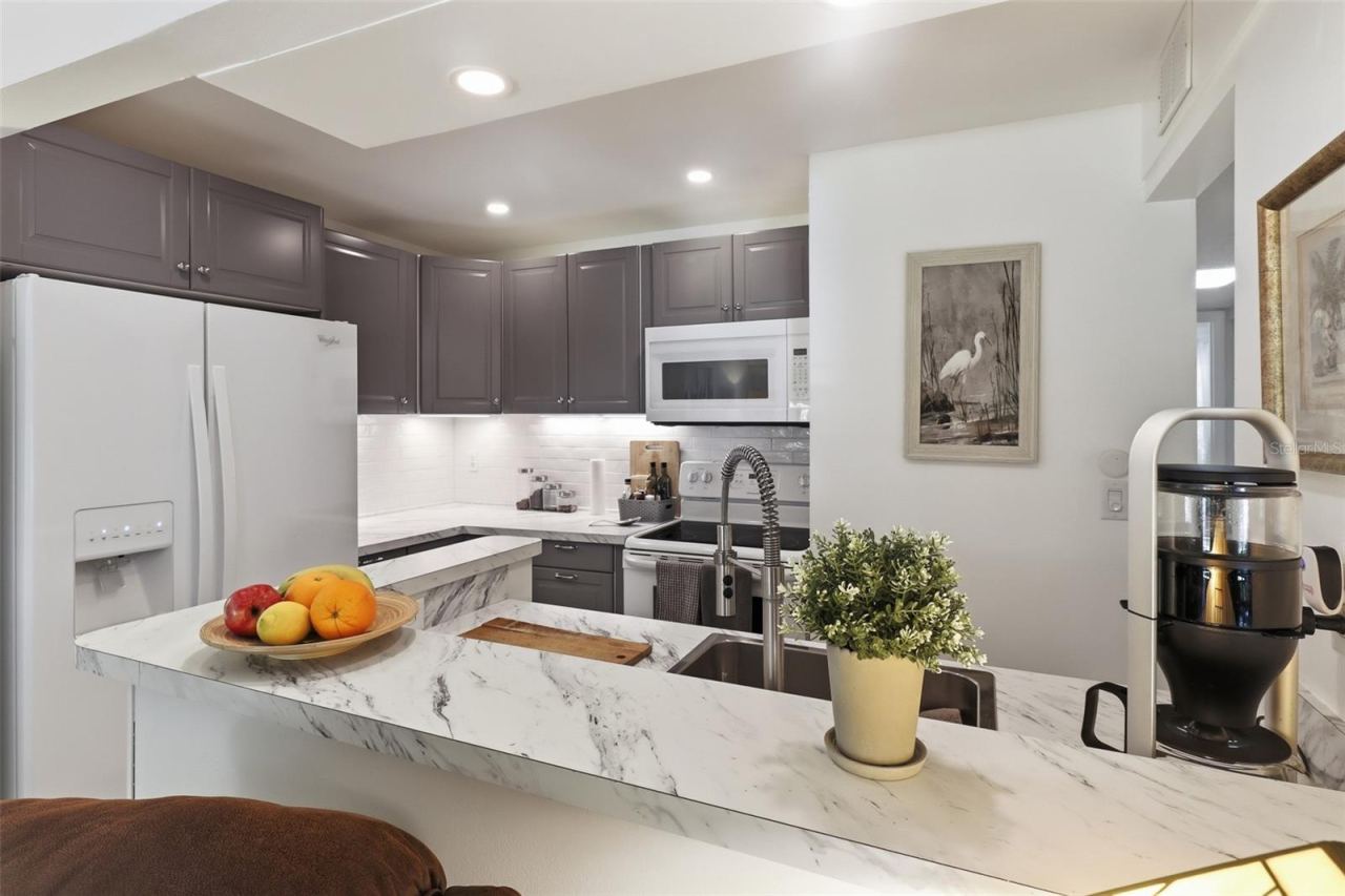 Photo 3 of 20: Updated kitchen!