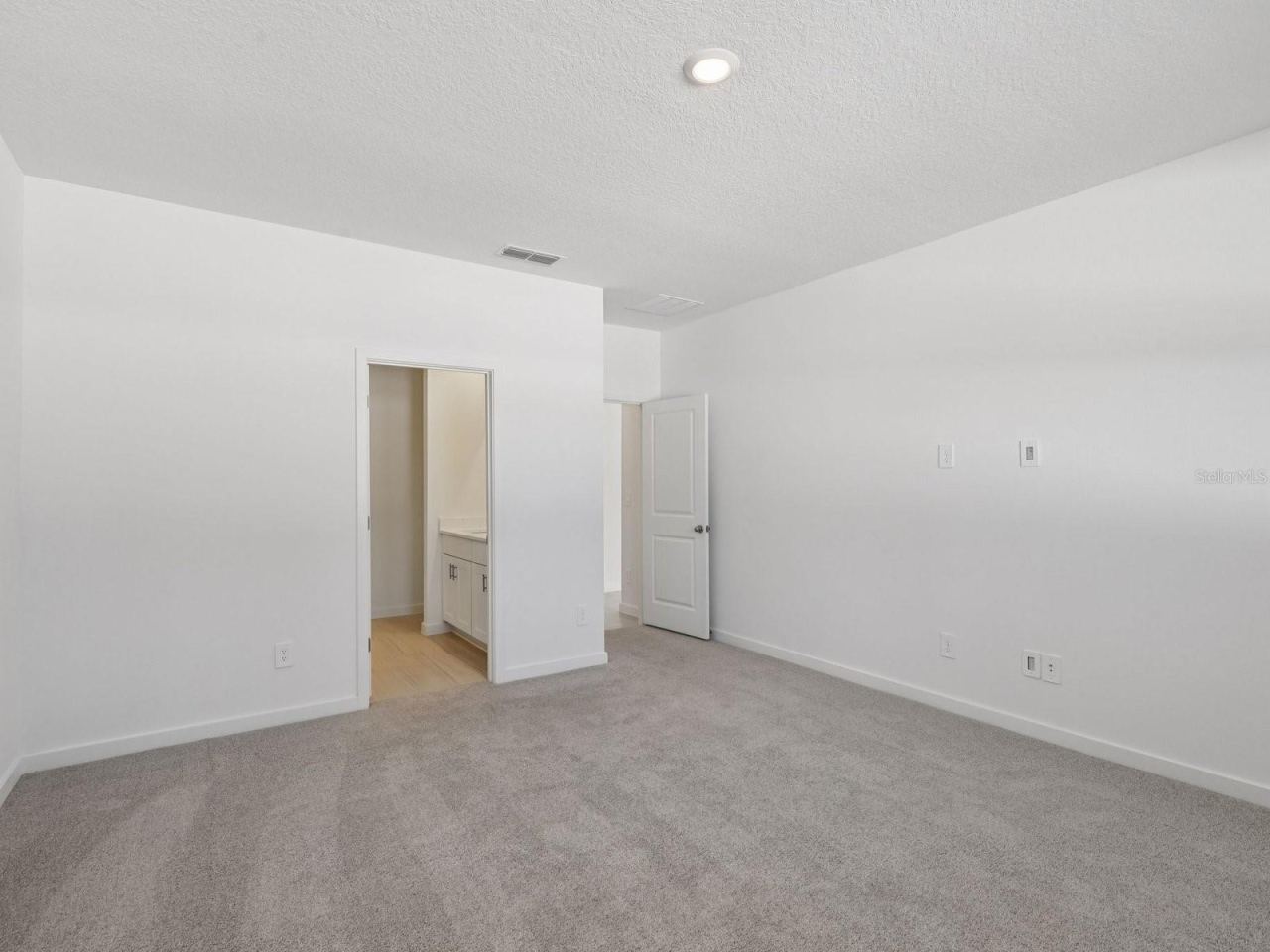Photo 14 of 20: Photo is not of the actual home, but is an inspirational photo of builder’s model home and may depict options, furnishings, and/or decorator features that are not included.