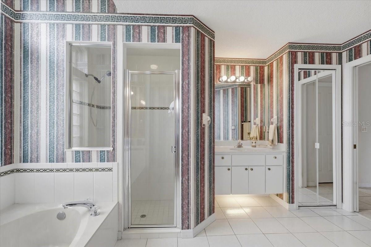 Photo 14 of 20: Primary Bathroom with 2 seperate sinks