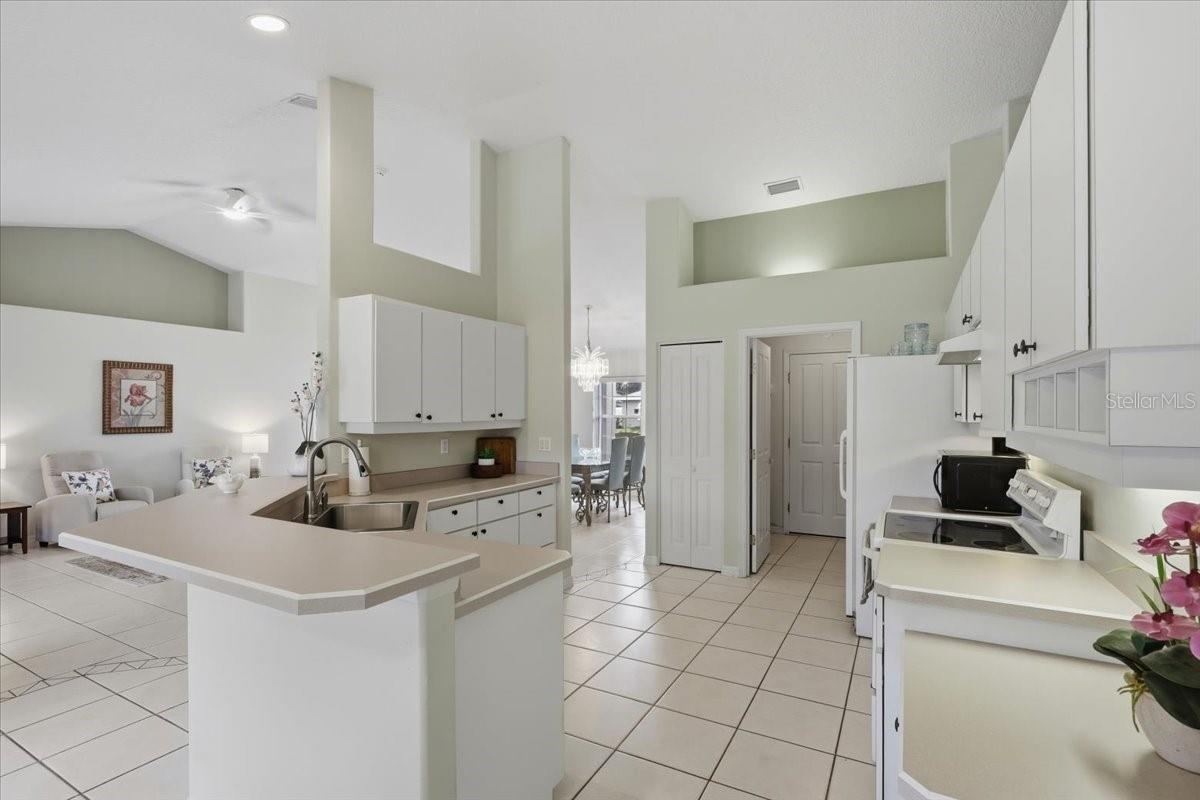 Photo 7 of 20: Kitchen