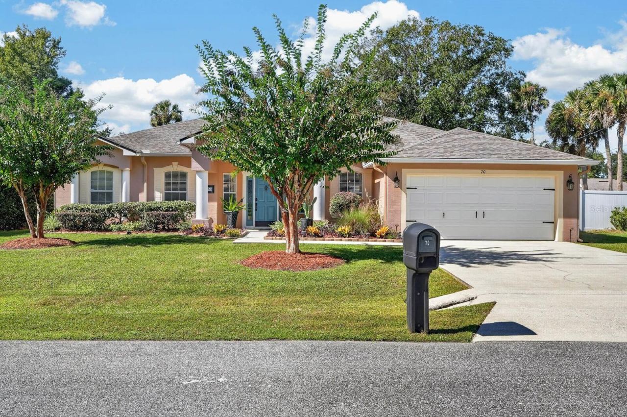 Photo 1 of 20: Beautiful home with great curb appeal