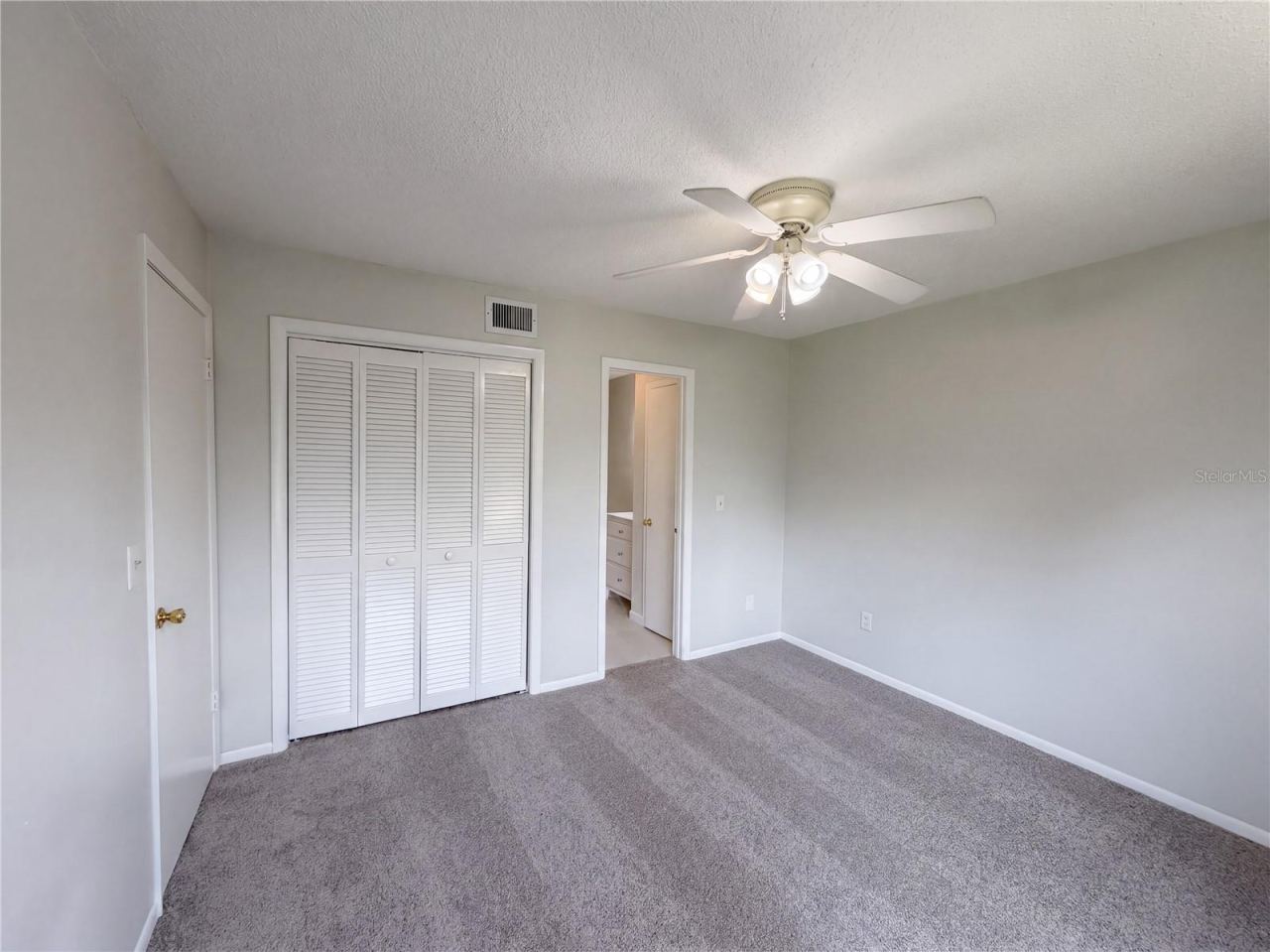 Photo 14 of 20