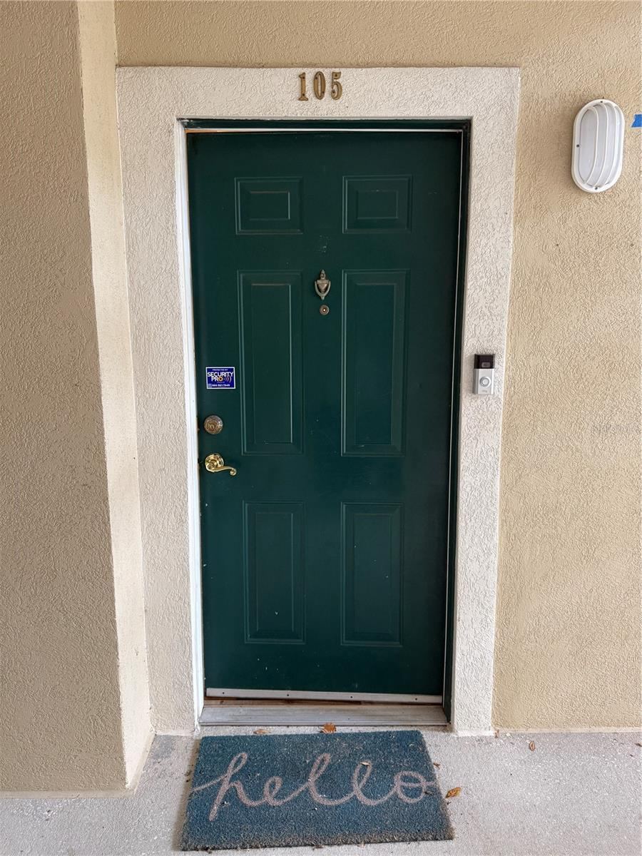Photo 4 of 20: Front door
