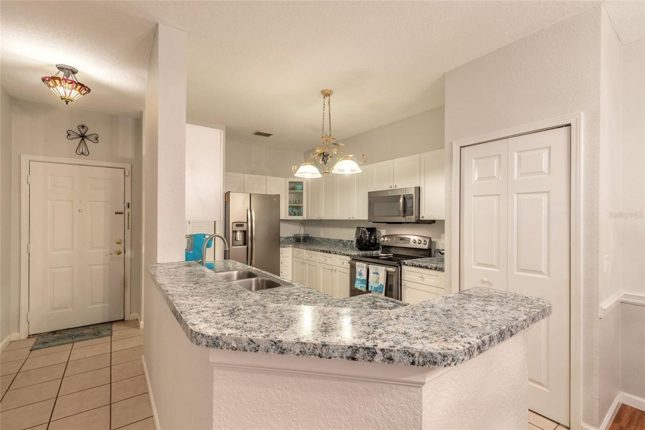 Photo 12 of 20: Good size upgraded kitchen