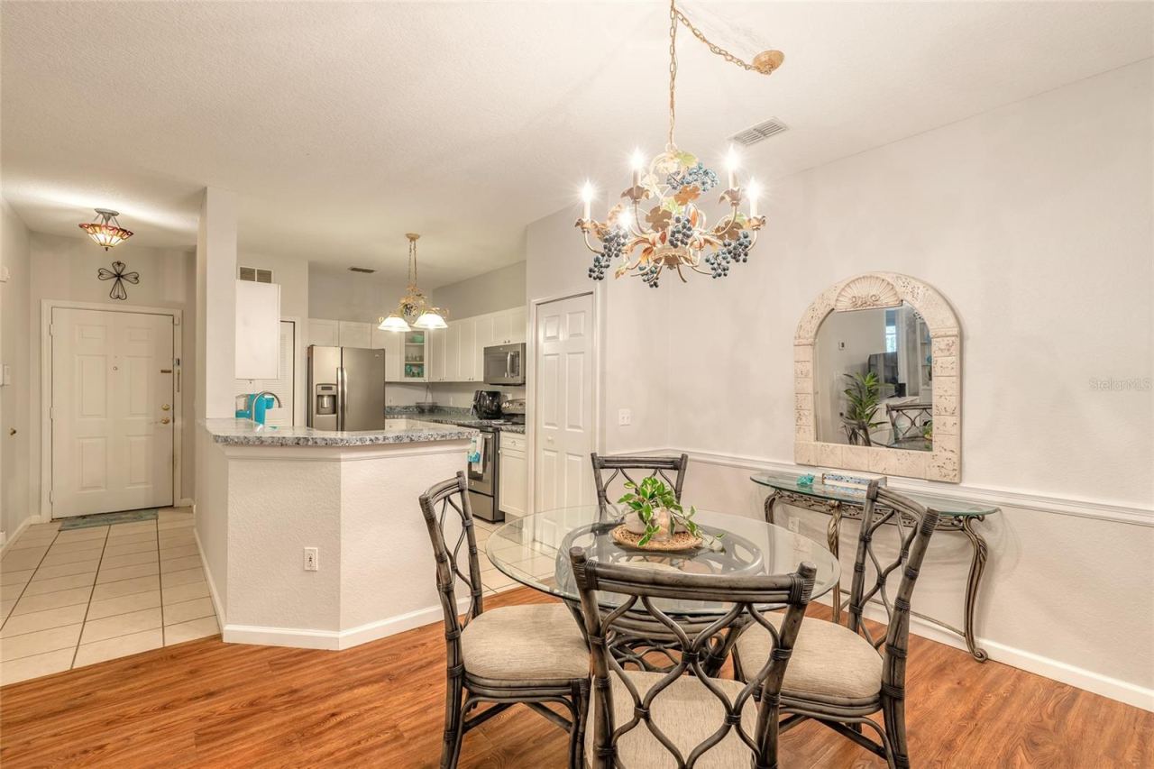 Photo 9 of 20: Dining area