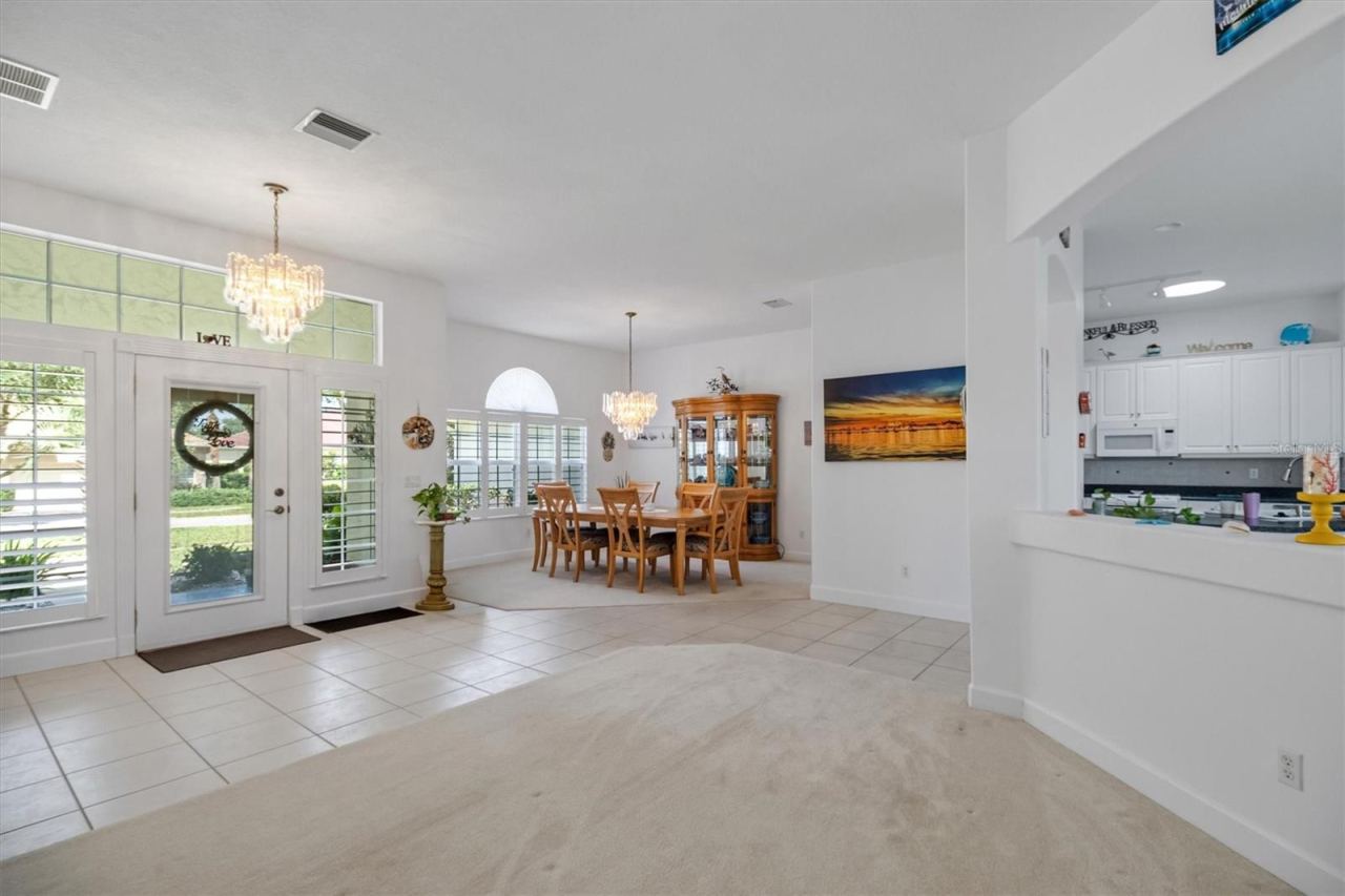 Photo 7 of 20: open floor plan