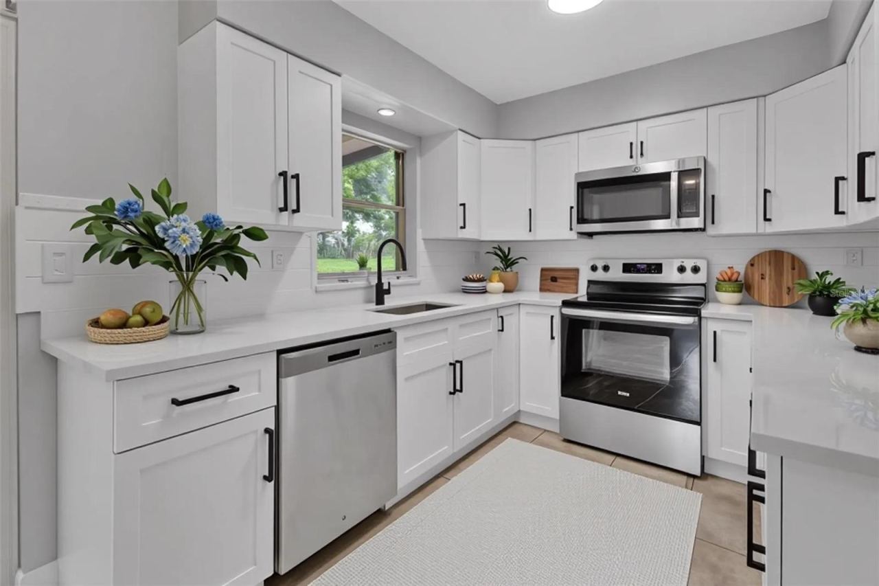 Photo 9 of 20: New Stainless Appliances & Cabinets with soft close.