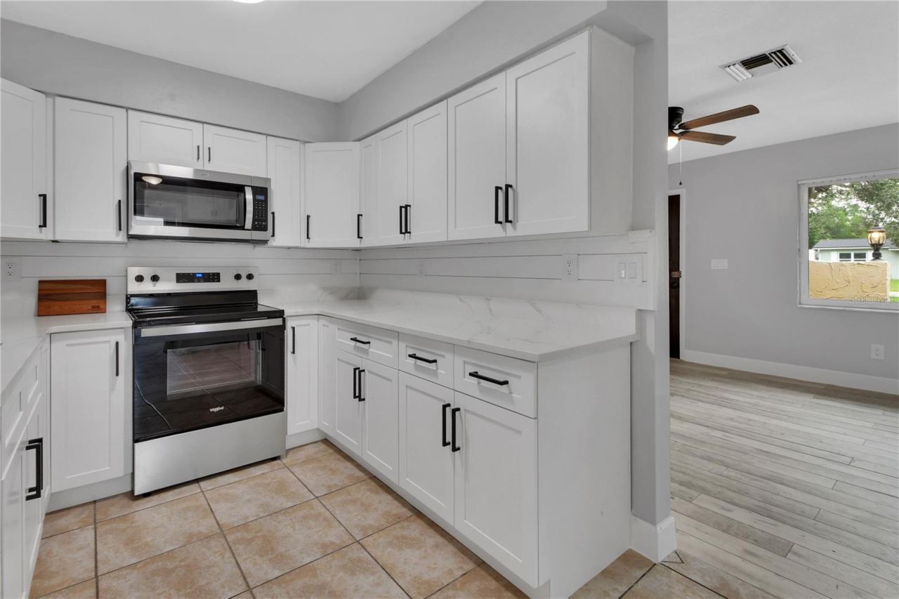 Photo 10 of 20: New Quartz countertops