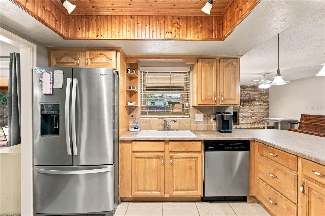 Photo 17 of 20: Kitchen