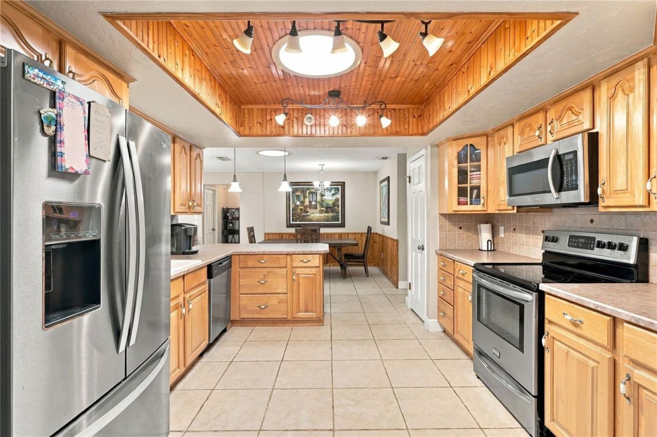 Photo 16 of 20: Kitchen