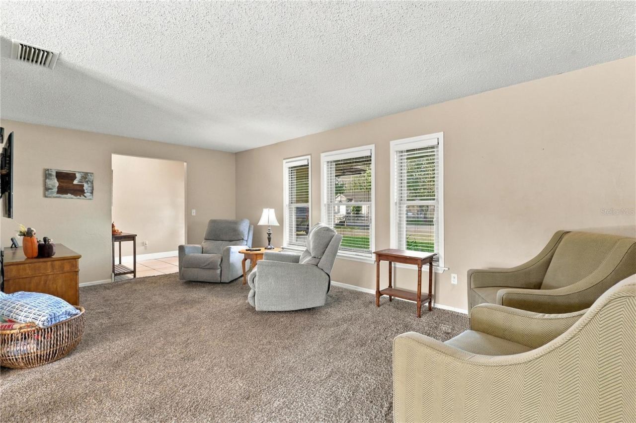 Photo 9 of 20: Formal living room