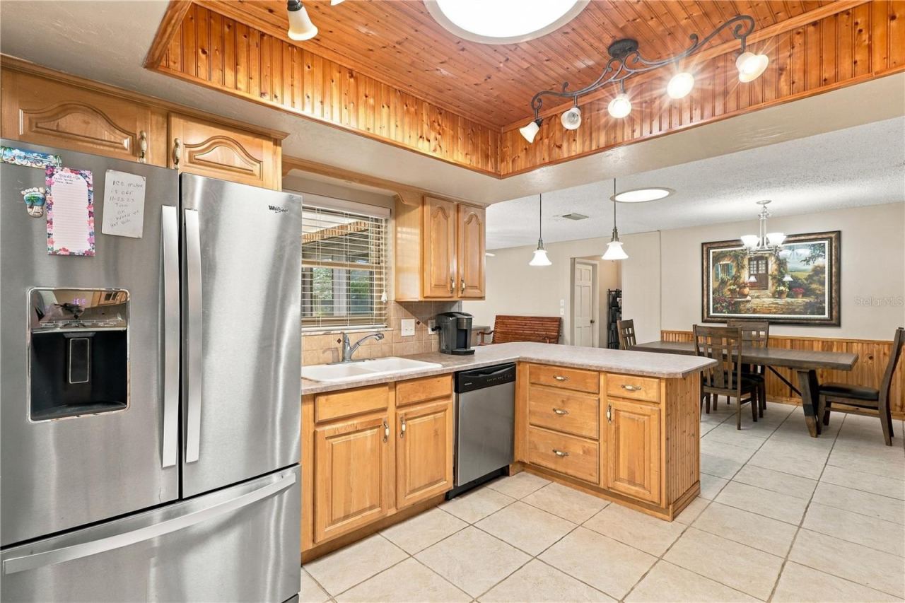 Photo 14 of 20: Kitchen