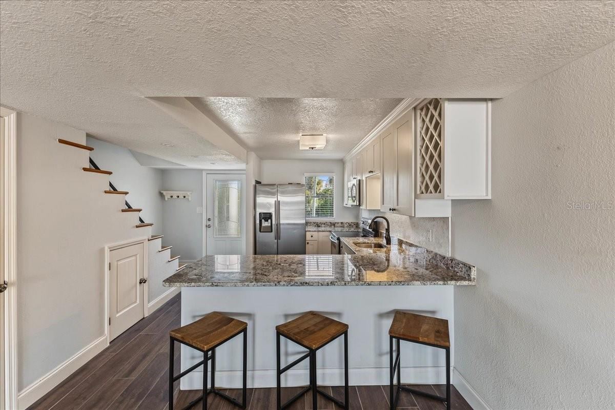 Photo 7 of 20: Kitchen/Dining.