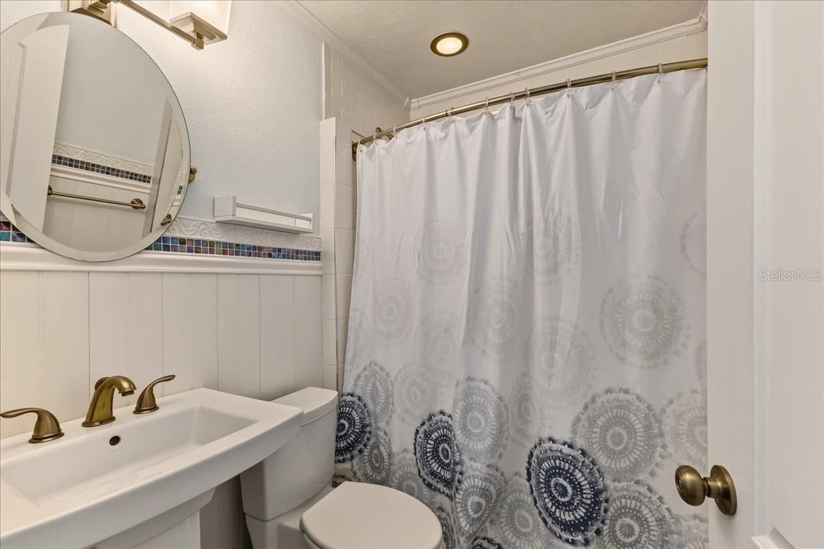 Photo 18 of 20: Primary Bath.