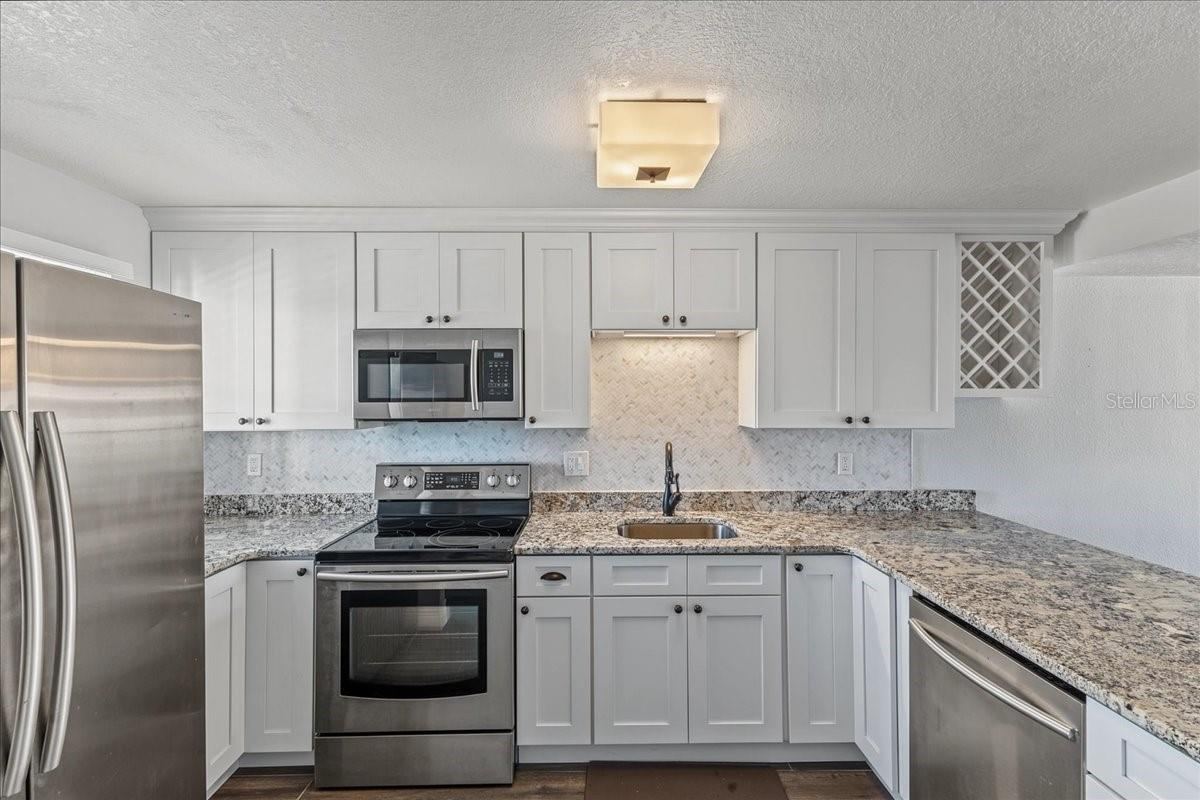 Photo 6 of 20: Kitchen.