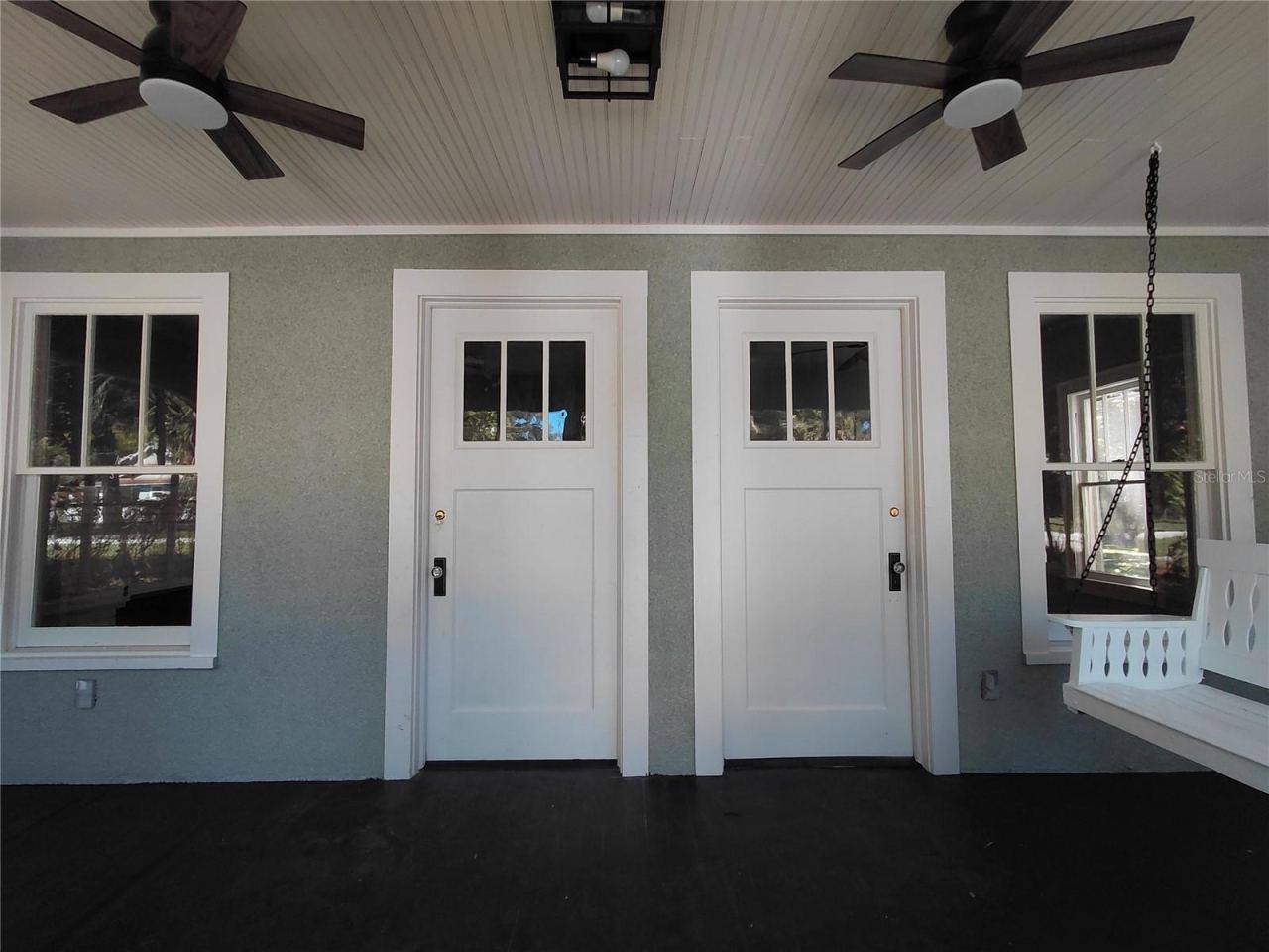Photo 14 of 20: Porch entry