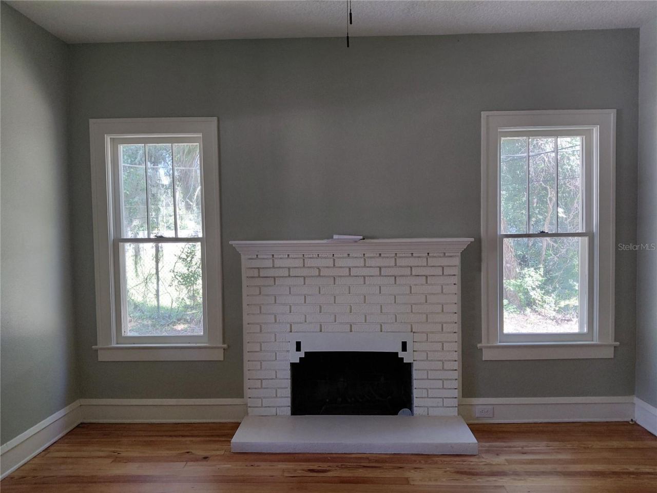 Photo 19 of 20: Fireplace