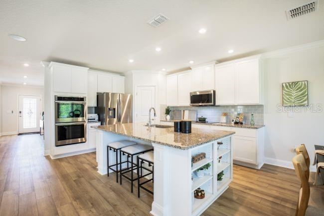 Photo 3 of 20: Model home - actual features may vary.