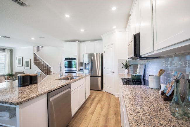 Photo 4 of 20: Model home - actual features may vary.