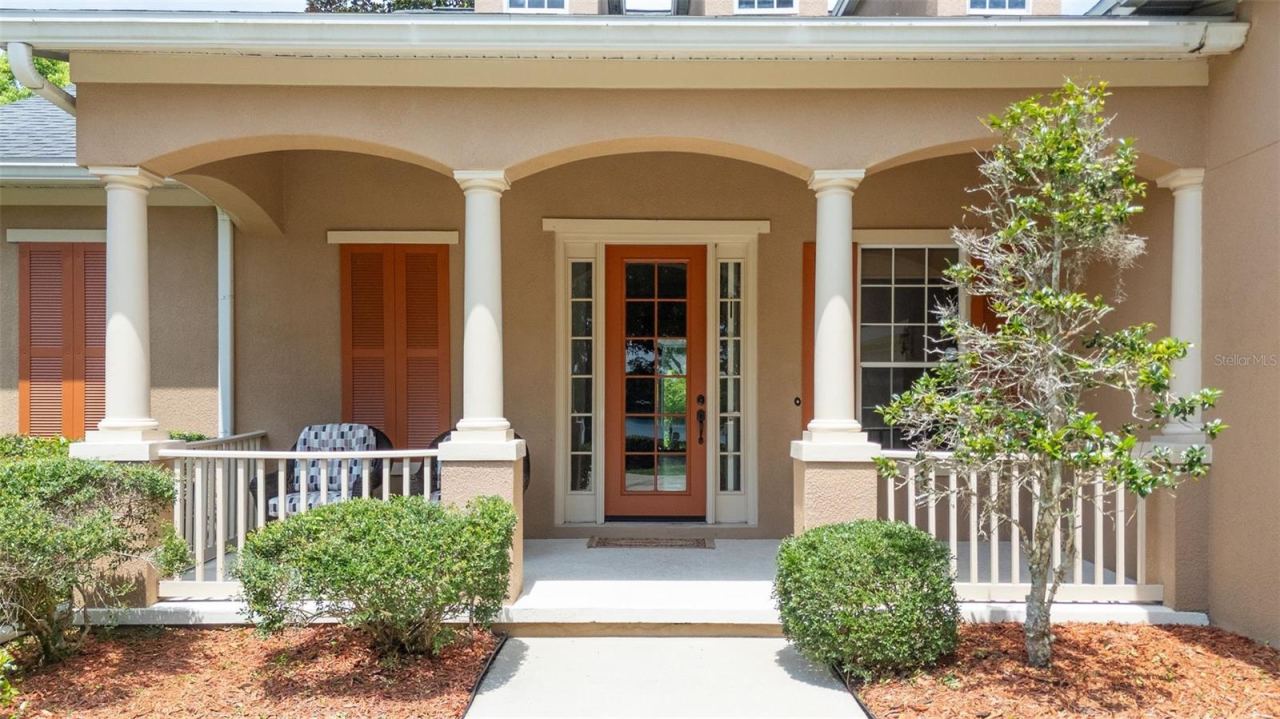 Photo 3 of 20: Front Porch