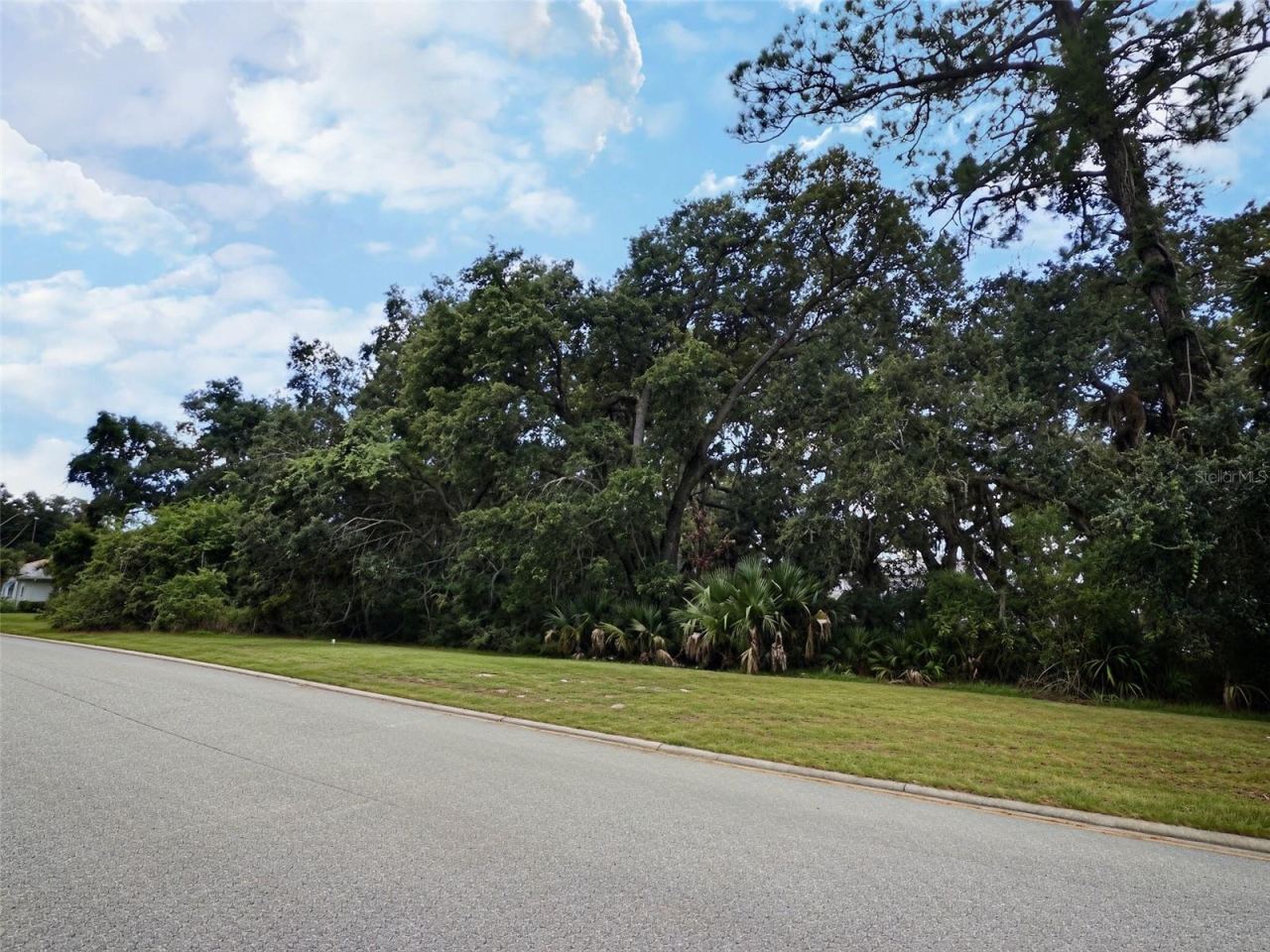 Photo 14 of 20: 4 Turkey Oak Lane - From Right to Left