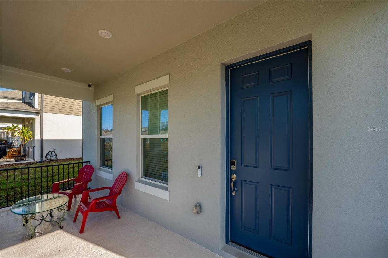 Photo 7 of 20: Front Porch