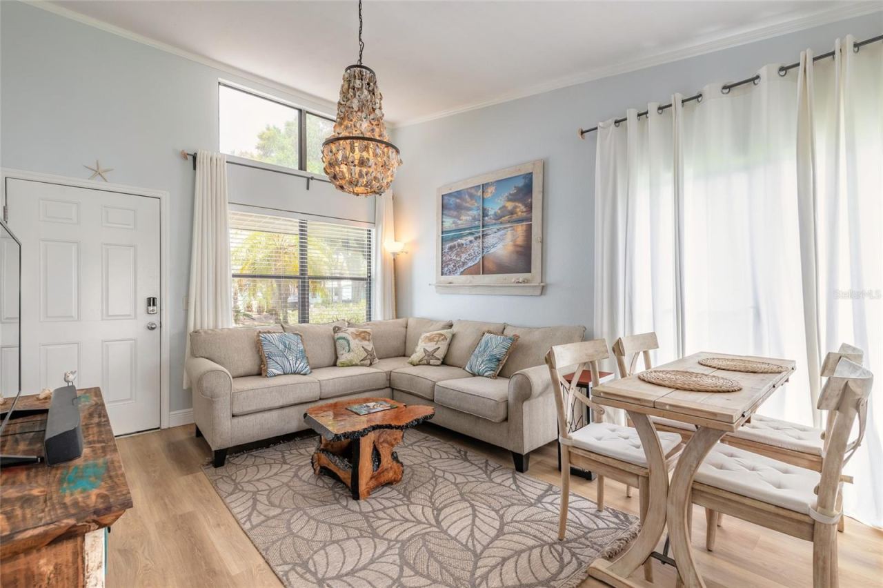 Photo 9 of 20: Open Floor plan