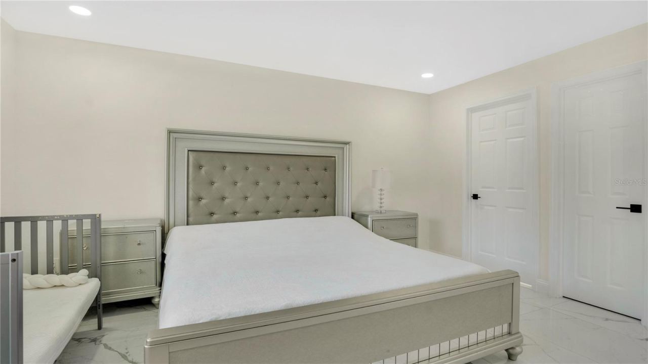 Photo 17 of 20: Bedroom
