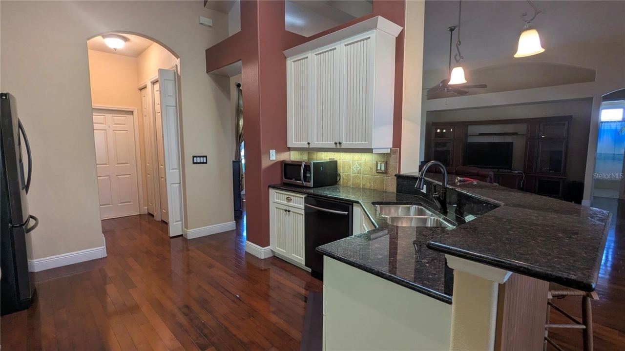 Photo 7 of 20: Kitchen