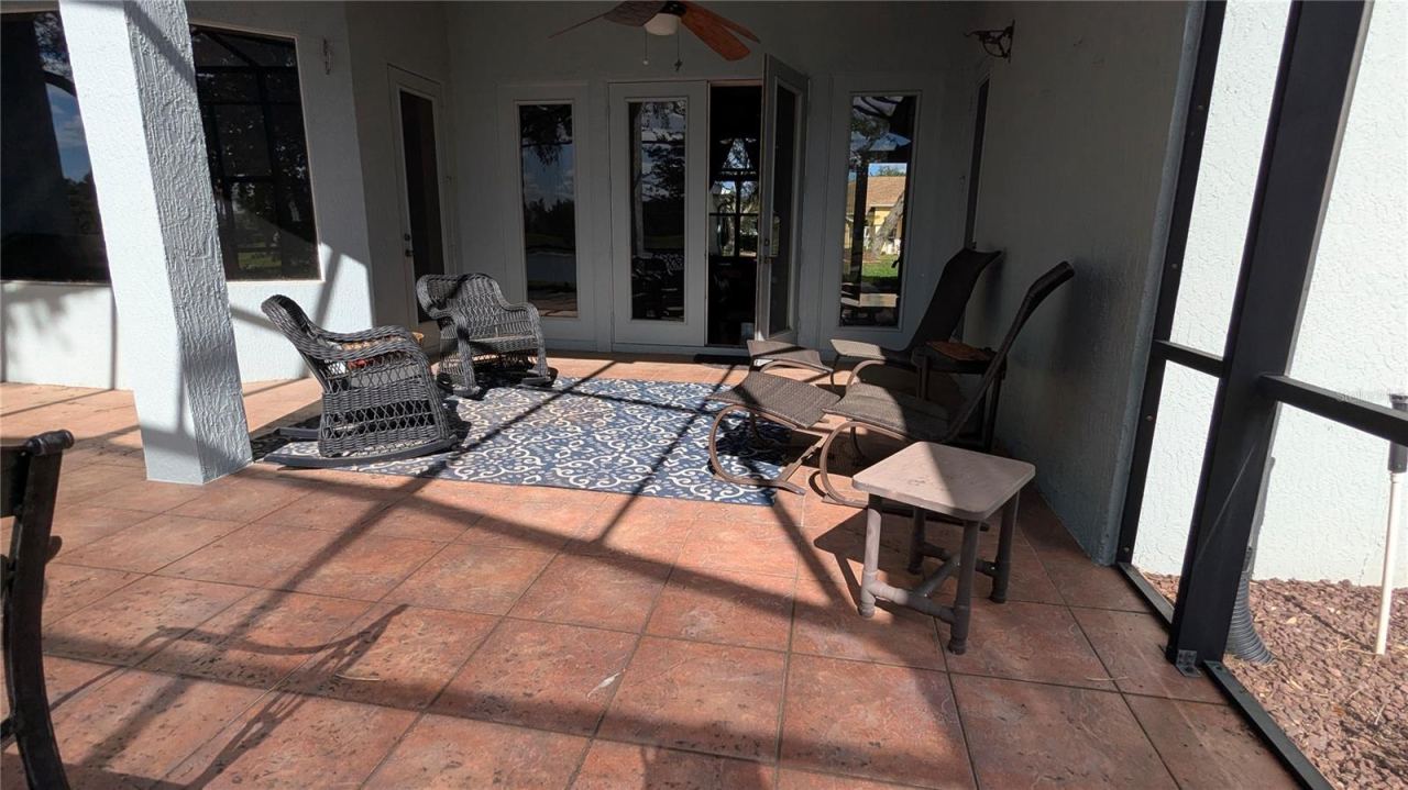 Photo 10 of 20: Covered patio