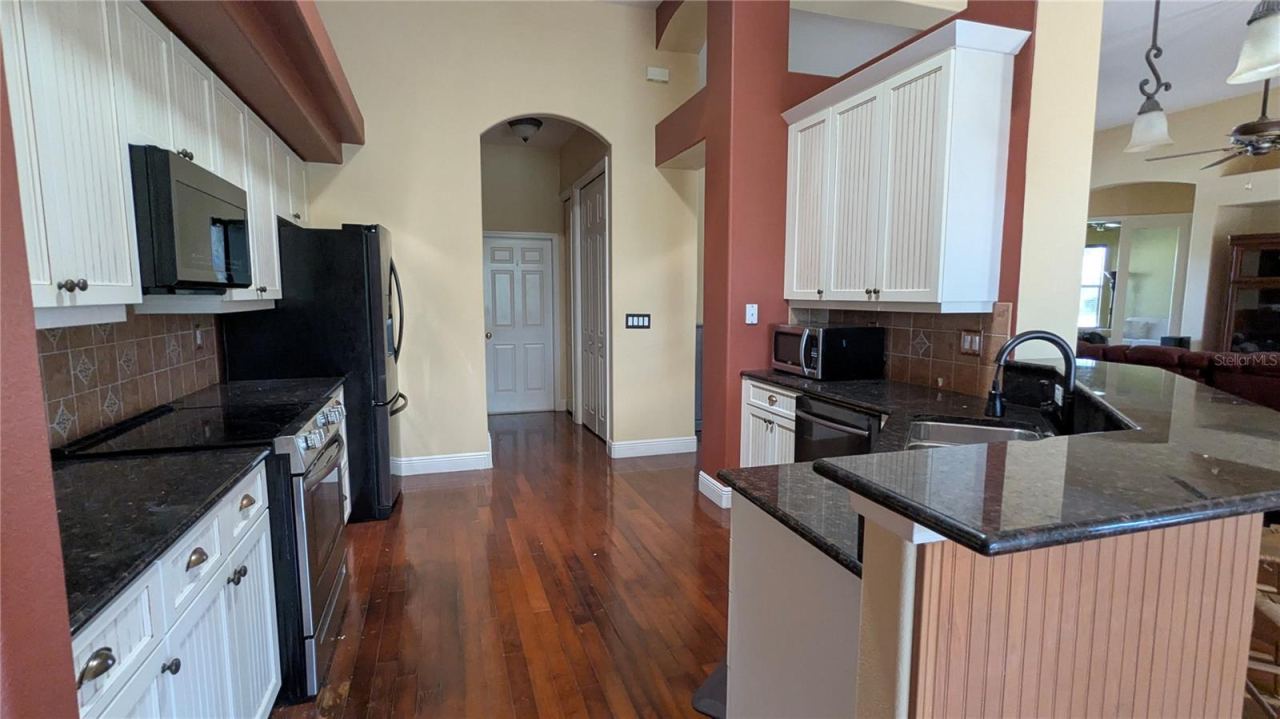 Photo 9 of 20: Kitchen