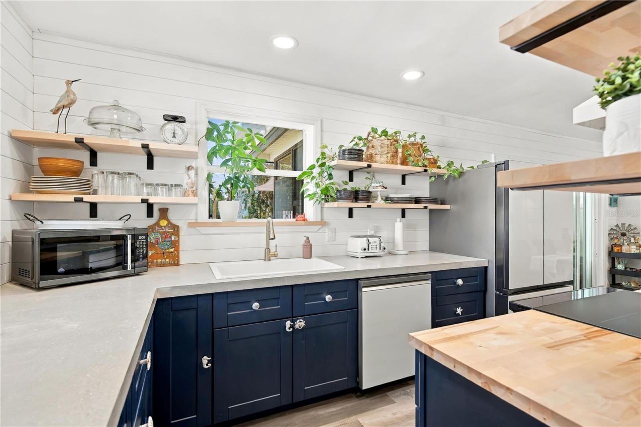 Photo 3 of 20: Kitchen 2