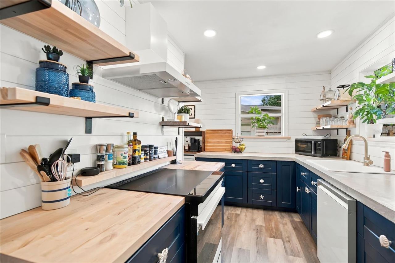 Photo 2 of 20: Kitchen