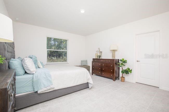 Photo 12 of 20: Model home - actual features may vary.