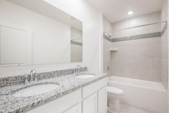 Photo 17 of 20: Model home - actual features may vary.