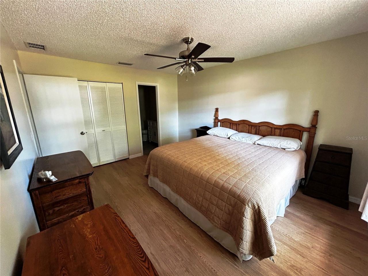 Photo 17 of 20