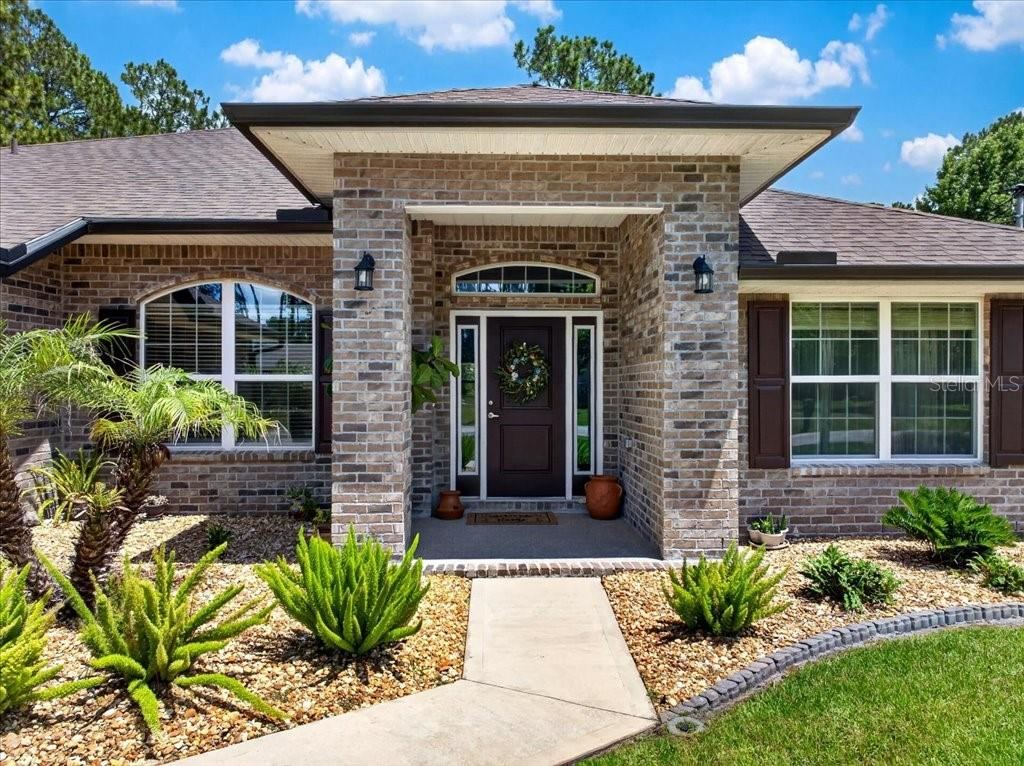 Photo 3 of 20: Lovely front entrance!!