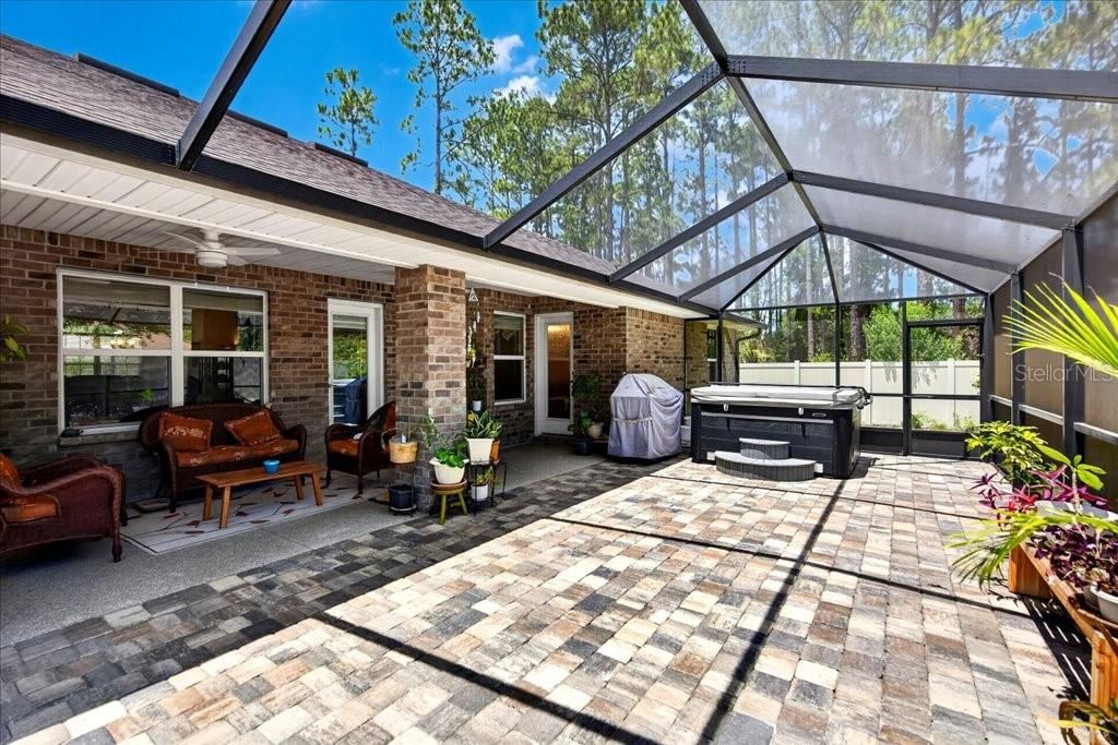 Photo 2 of 20: Enjoy the jacuzzi & the outdoors anytime all year around!!