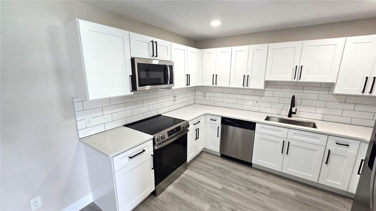 Photo 9 of 20: Kitchen