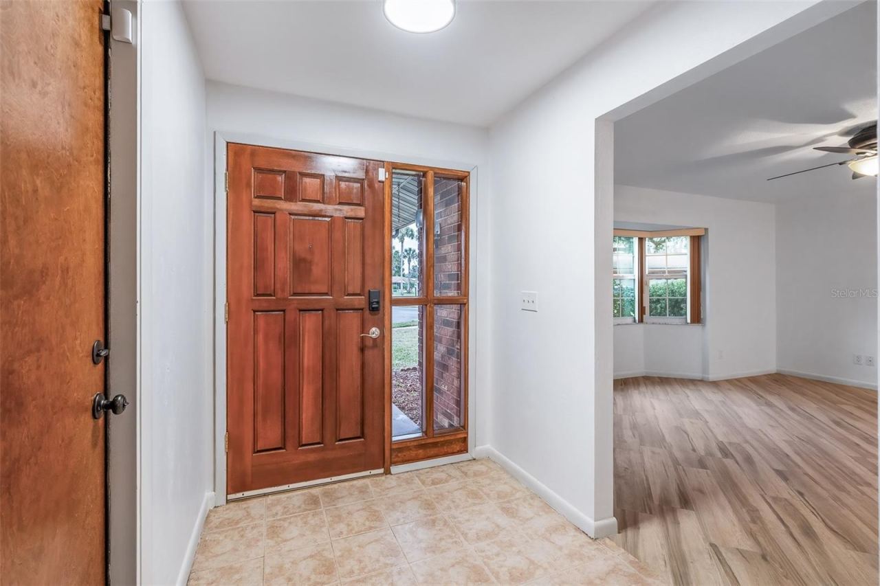 Photo 6 of 20: Entry Foyer