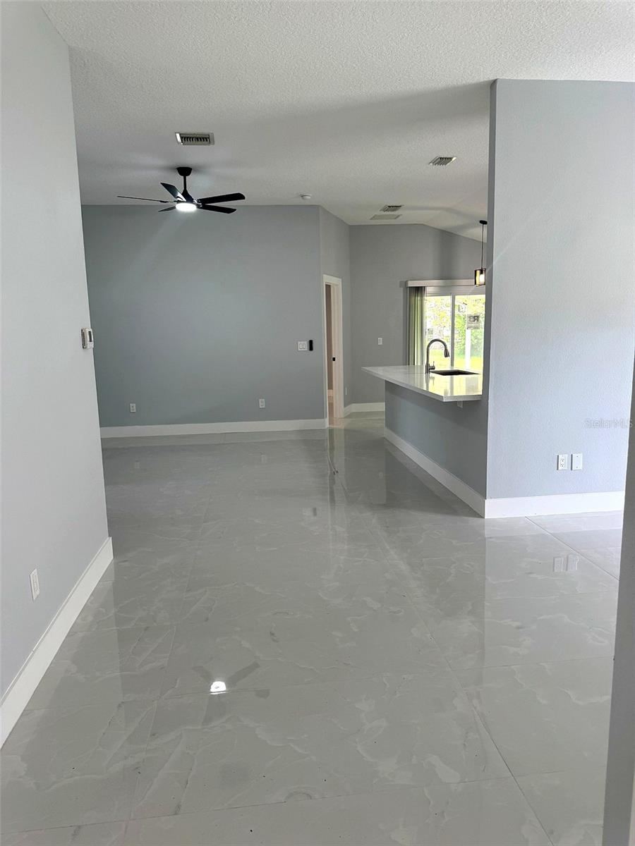 Photo 2 of 18