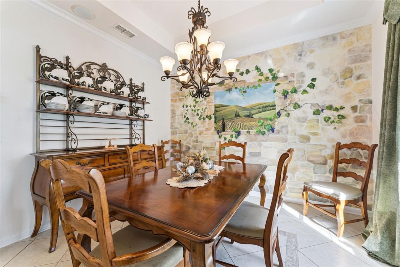 Photo 7 of 20: Dining Room