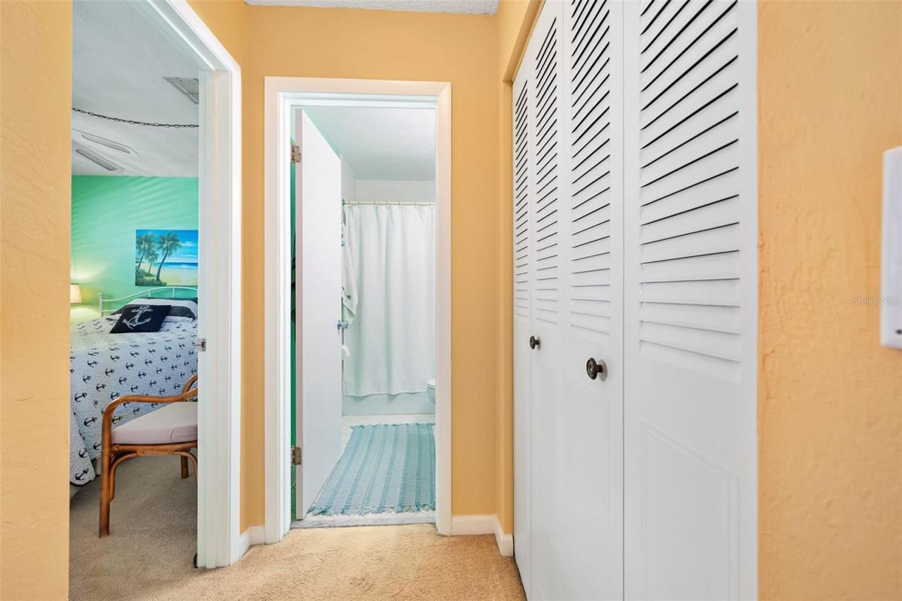 Photo 20 of 20: Hallway to 2nd bedroom and bathroom