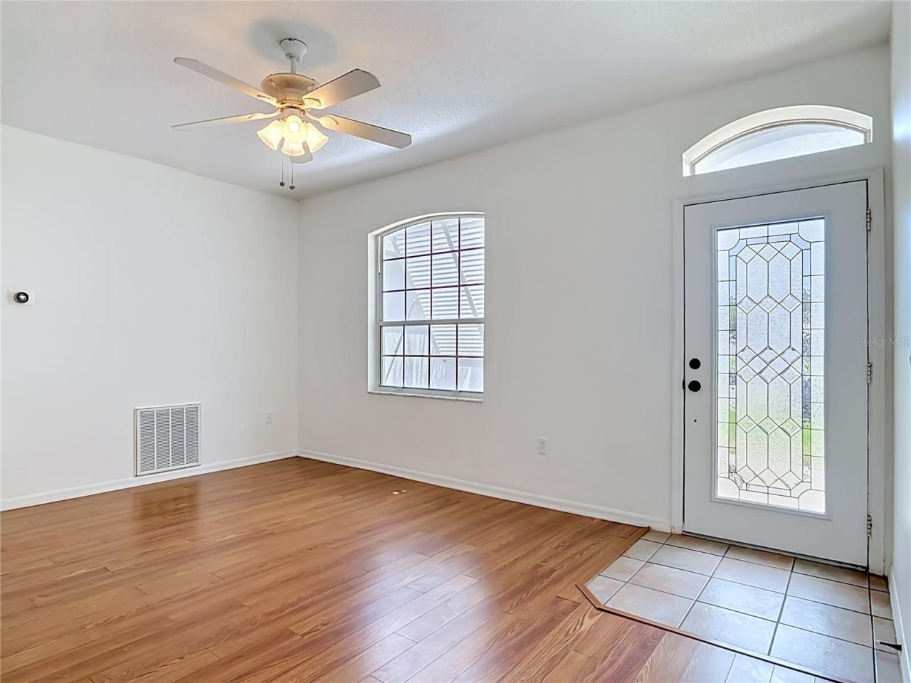 Photo 4 of 20: Formal Living