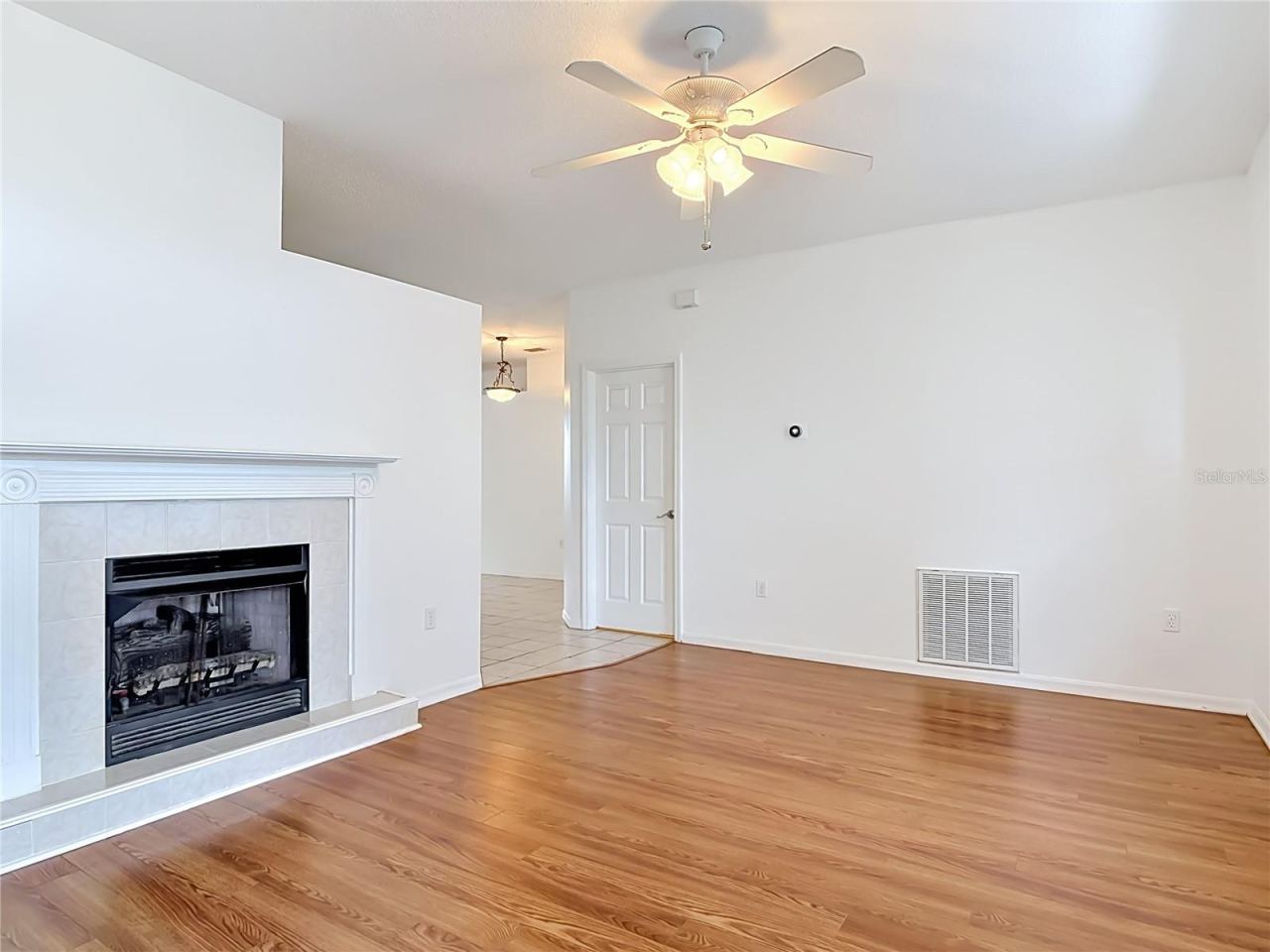 Photo 3 of 20: Formal Living