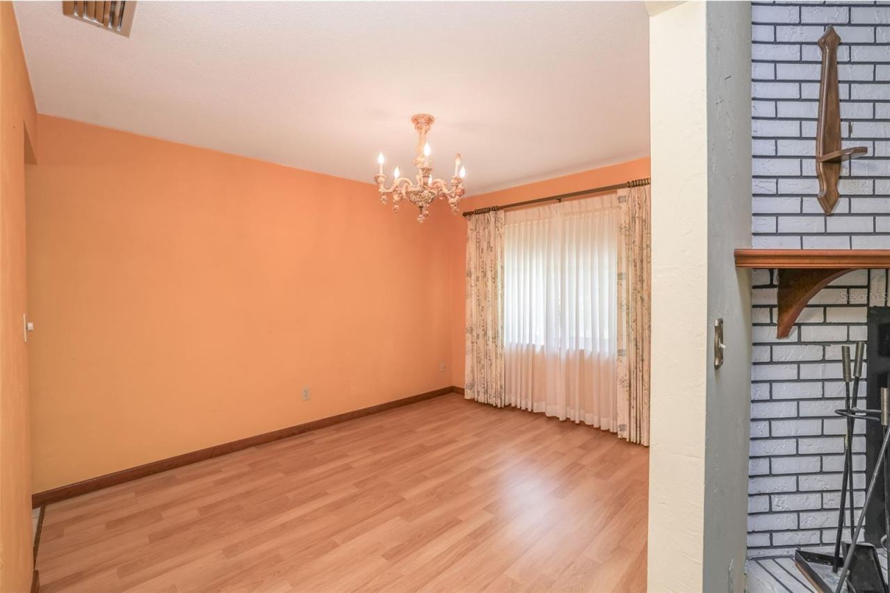 Photo 14 of 20: Formal Dining Room