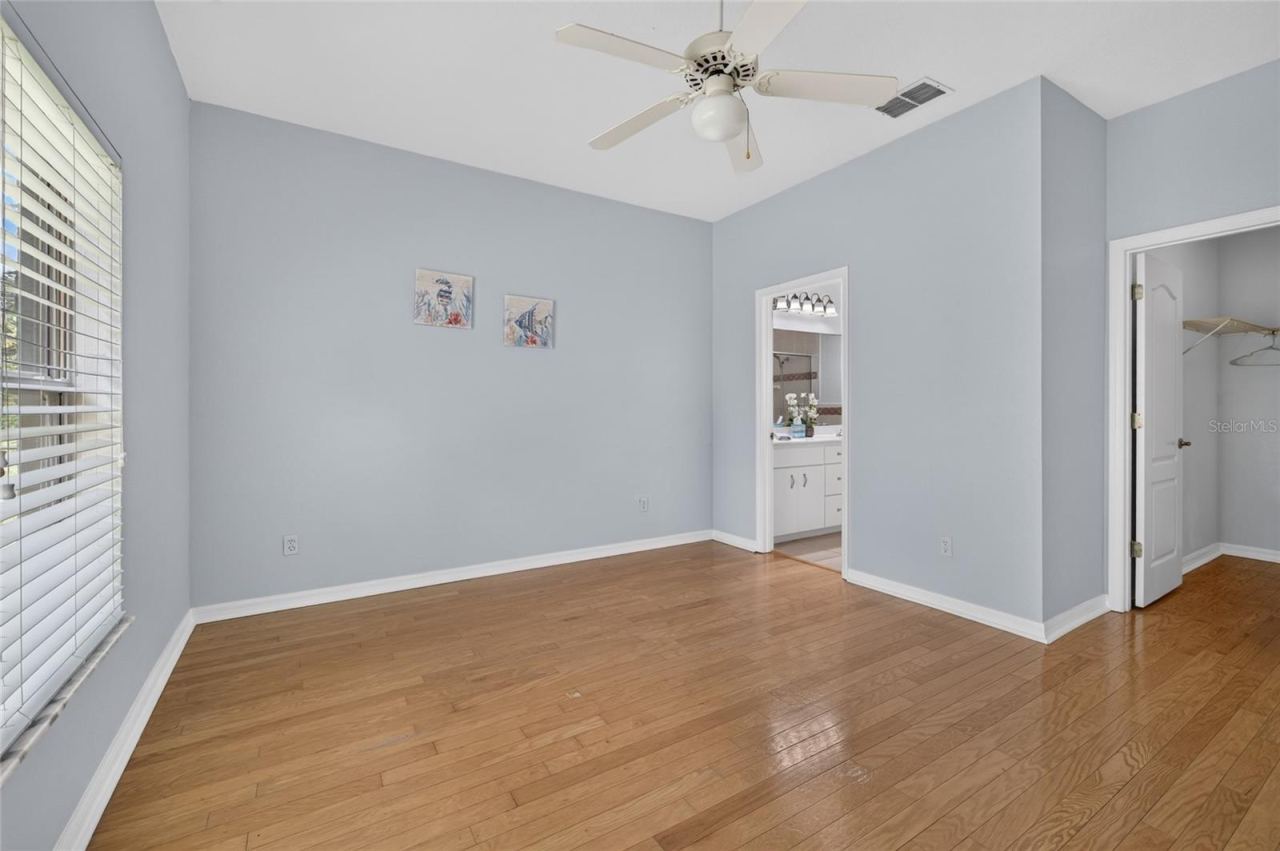 Photo 19 of 20: Master Bedroom